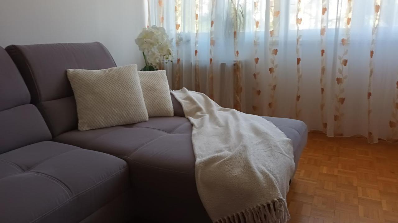 Leona Apartment-Perfect For Four Split Eksteriør bilde