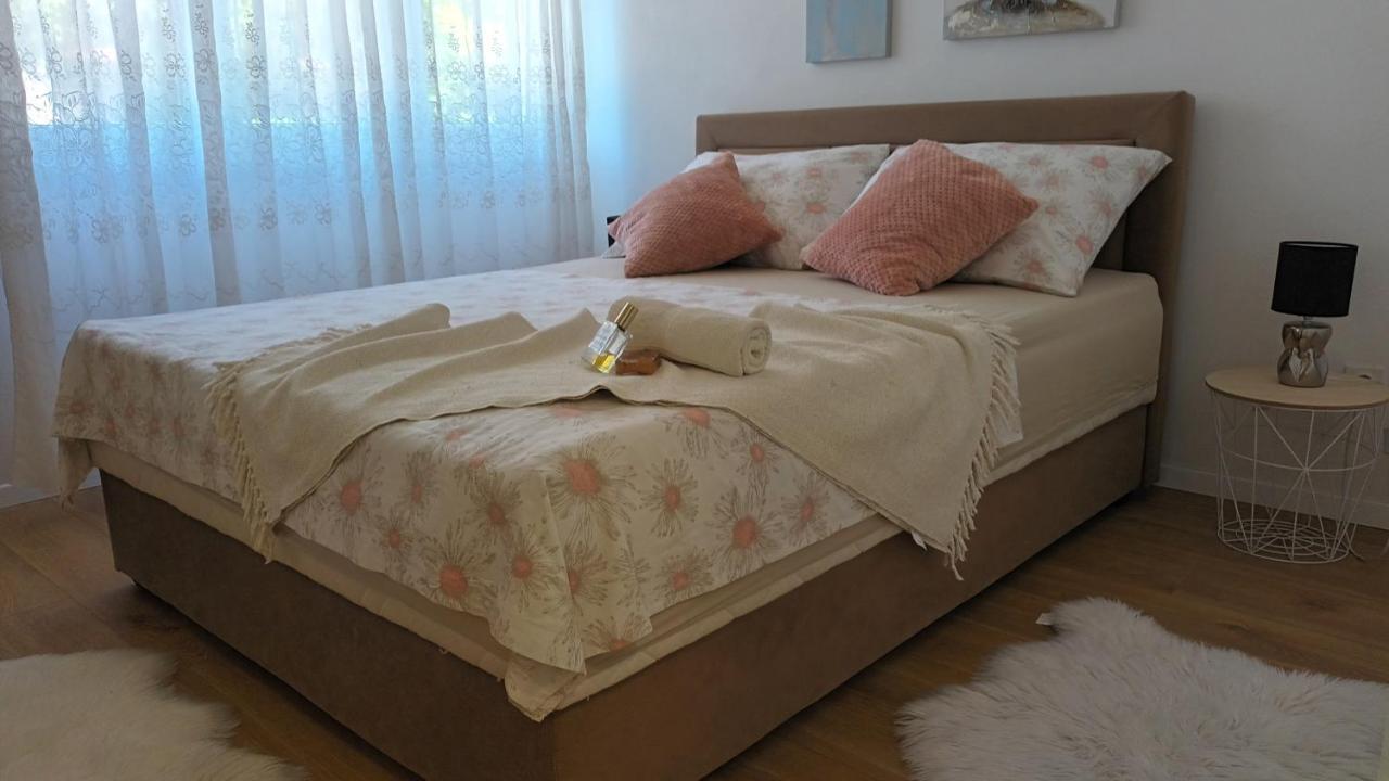 Leona Apartment-Perfect For Four Split Eksteriør bilde